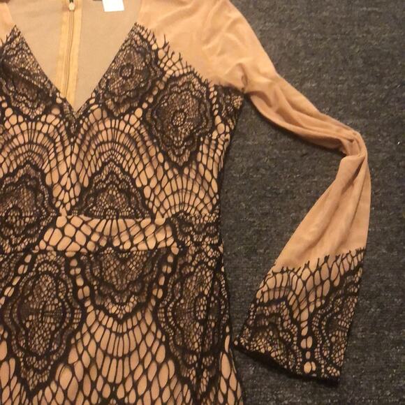 Venus Brand Black and Tan Lace BodyCon Mini Dress Zippered Back Women's size 4 - Picture 3 of 5